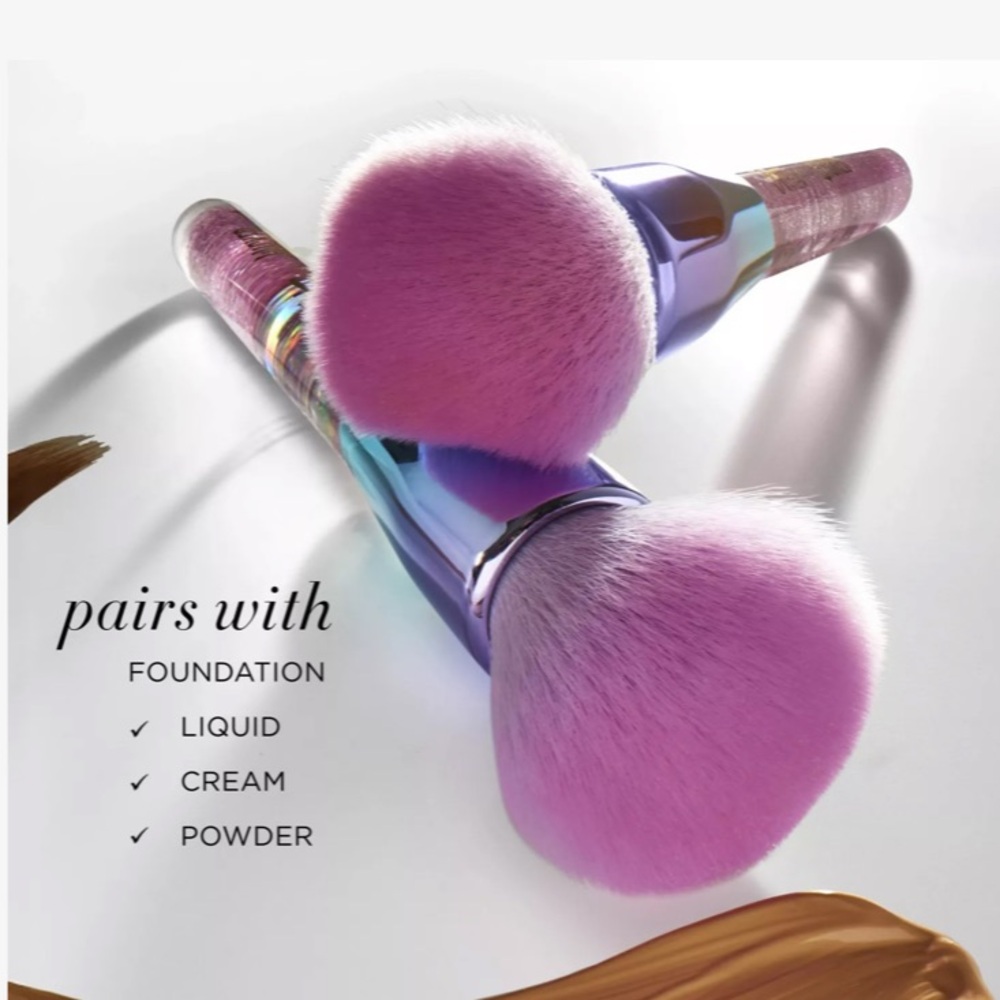 IT MAKEUP BRUSH - Picture 4 of 7